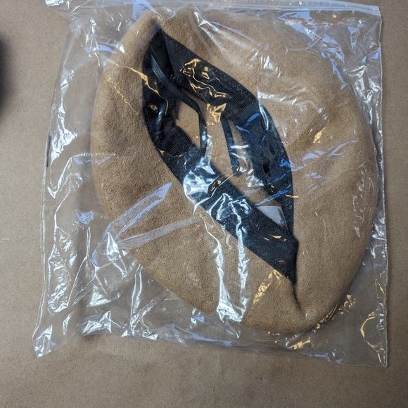 Beret (Brown) - Picture 12 of 13